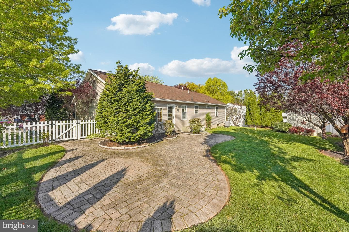 739 Ash Road photo 33