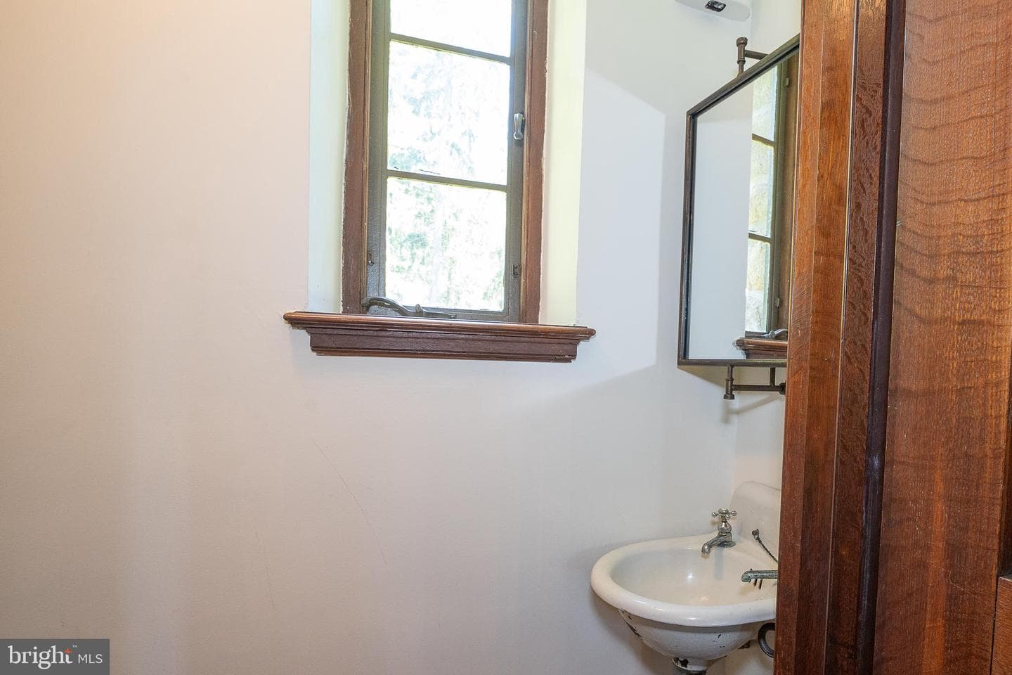 1187 Rydal Road photo 9