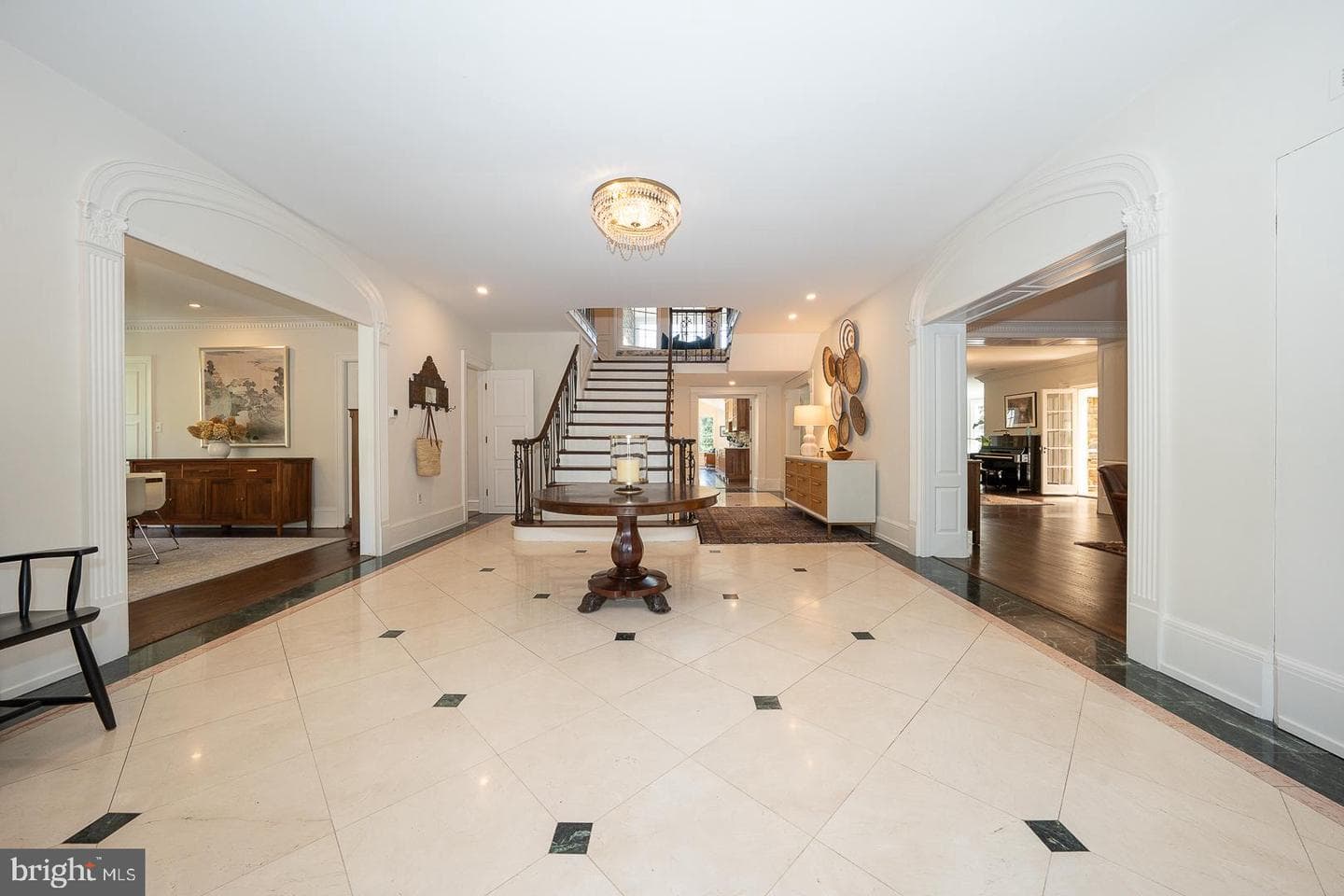 411 Wister Road photo 2