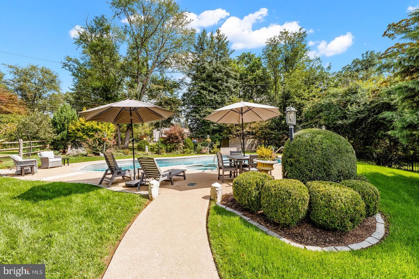 517 Georgian Road photo 58