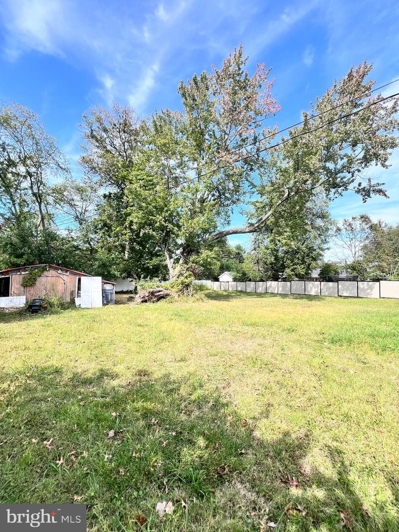 1457 Marlyns Lane photo 4