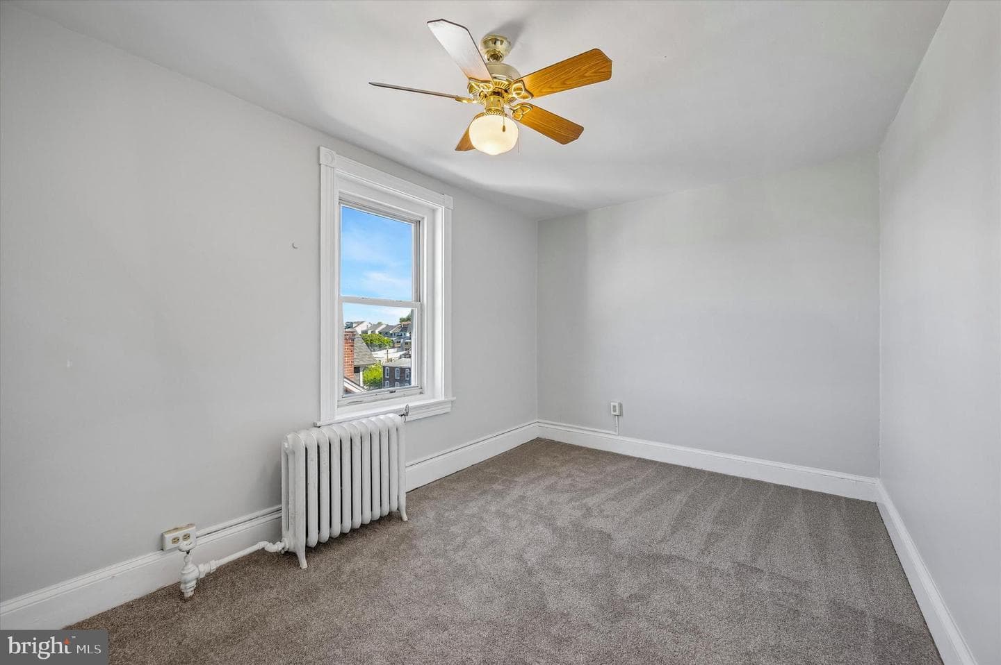 133 W 3rd Avenue photo 16