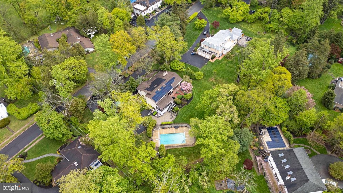 1074 Pheasant Road photo 50