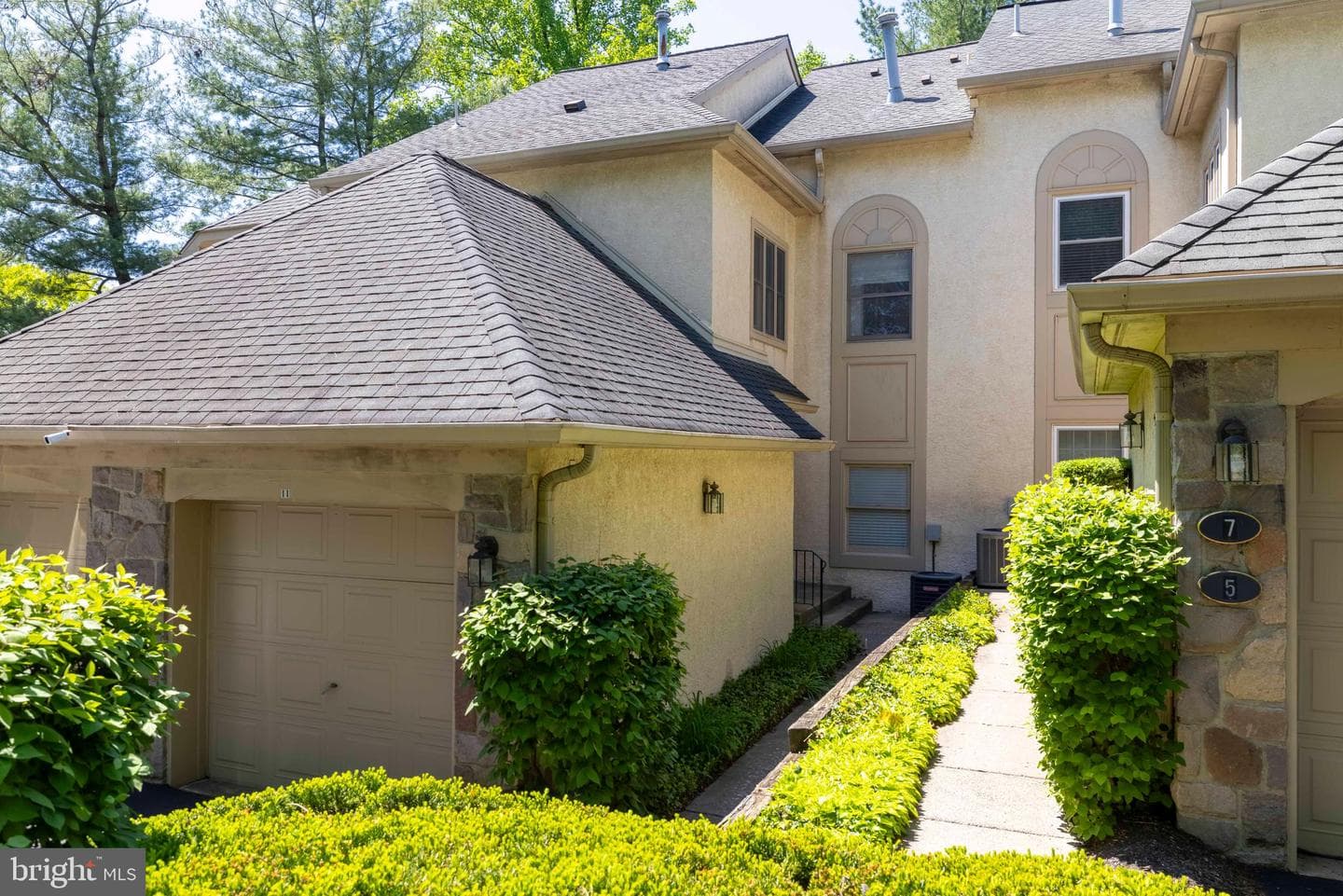 11 Red Oak Drive