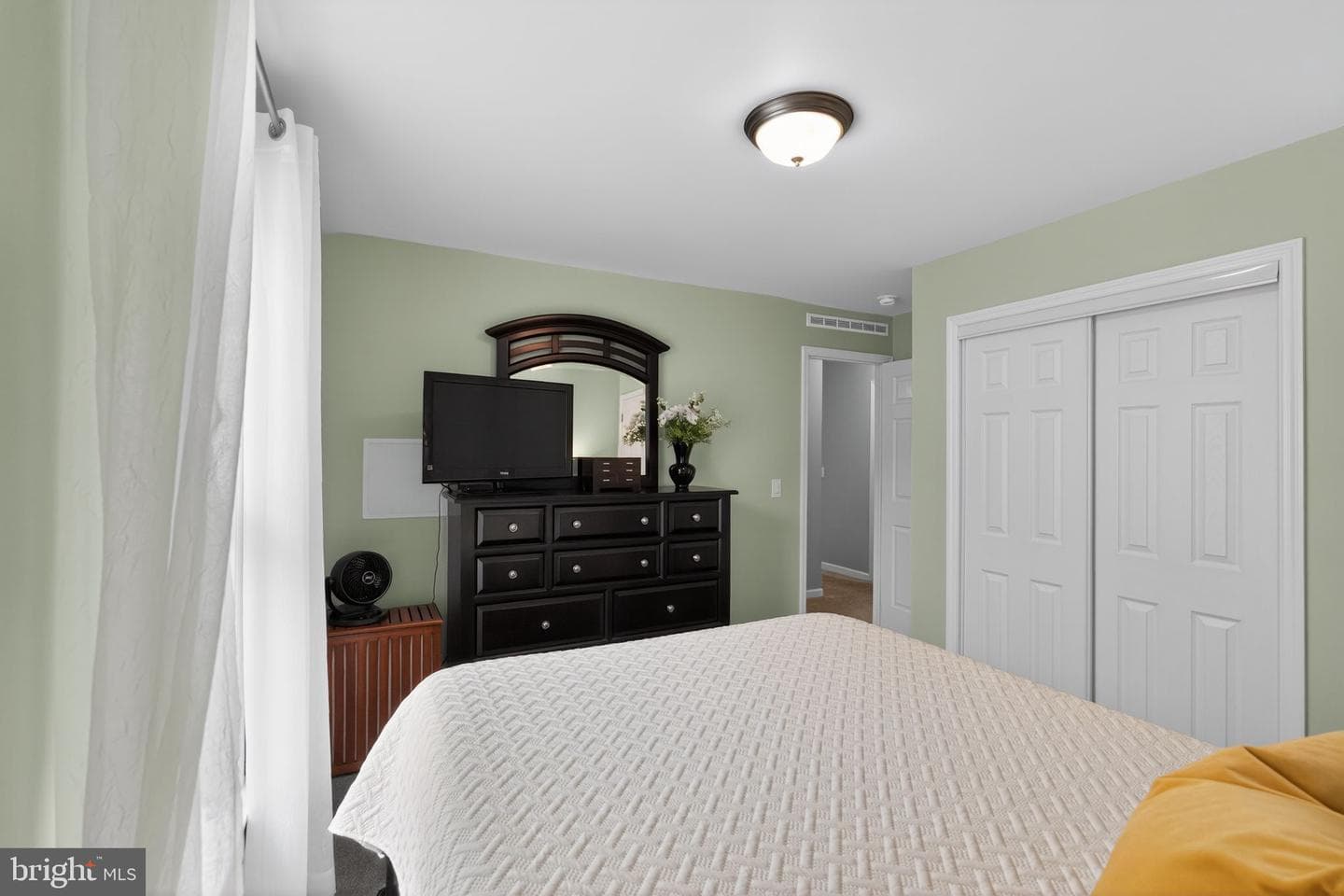 411 Honeysuckle Lane photo 22
