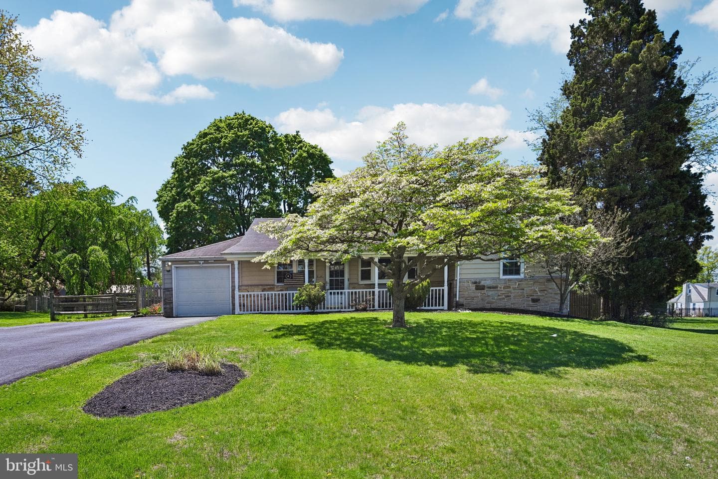 3216 W Sunset Avenue photo 2