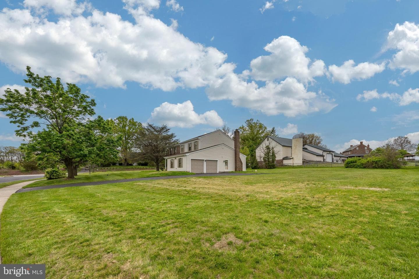 892 Carriage Way photo 30