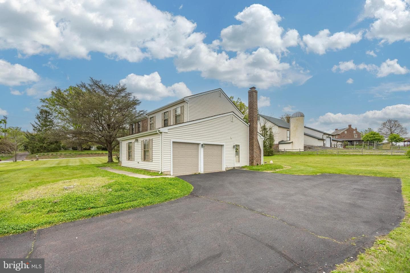 892 Carriage Way photo 36