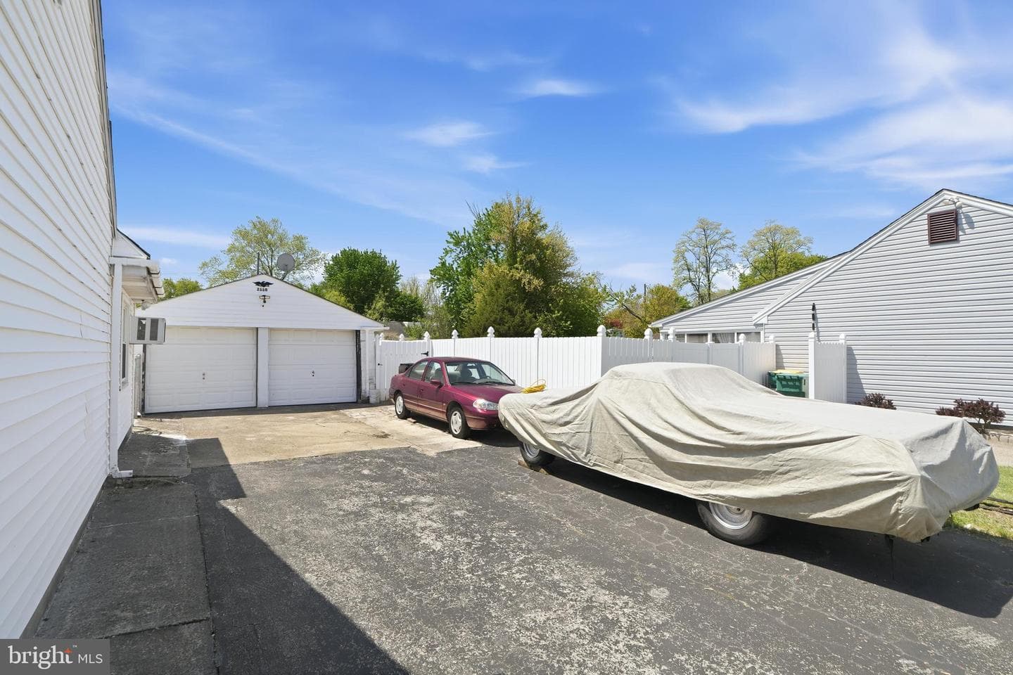 2110 Chestnut photo 5