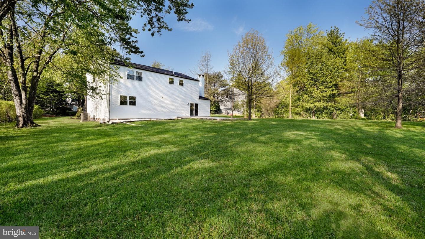 258 Hawthorne Circle photo 32