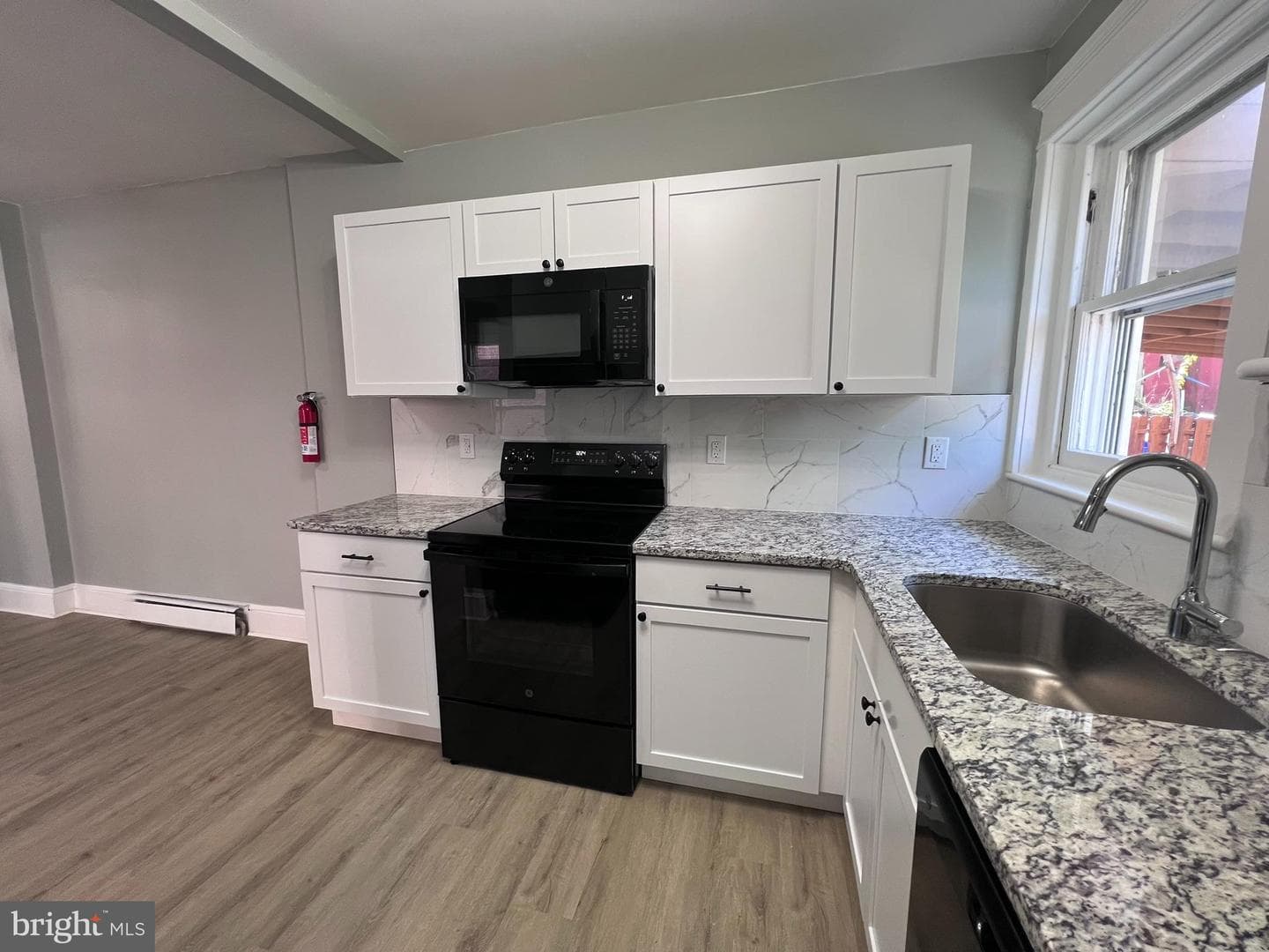 212 East Street photo 11