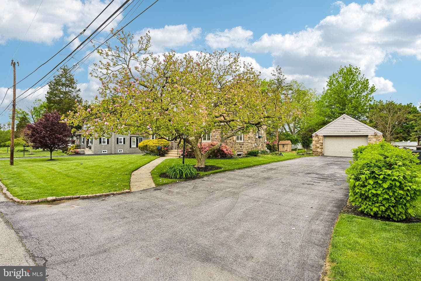 123 Montgomery Avenue photo 3