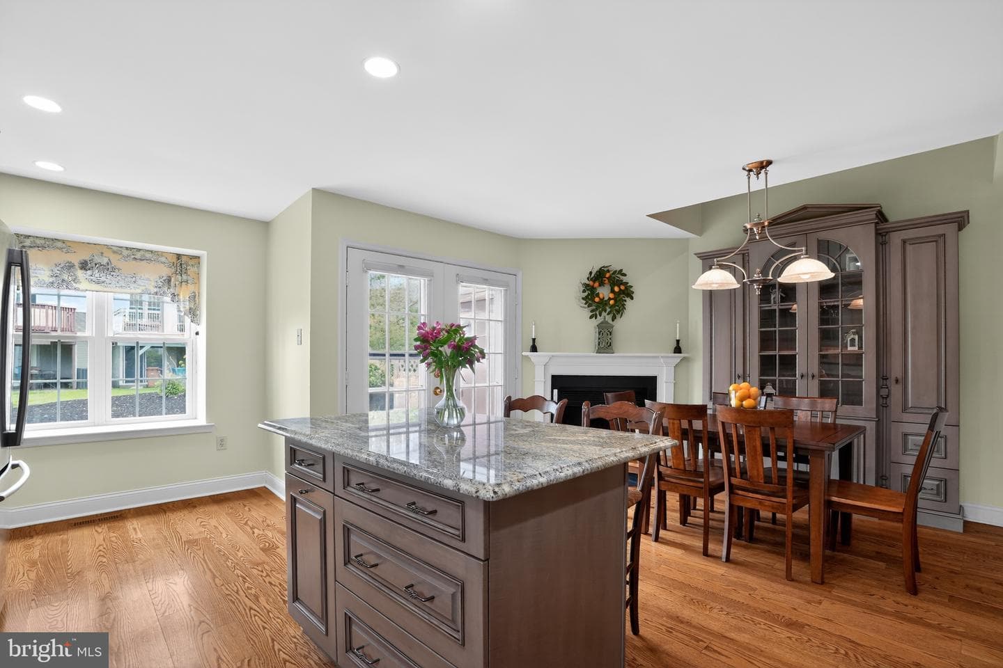 1305 Basswood Grove photo 11