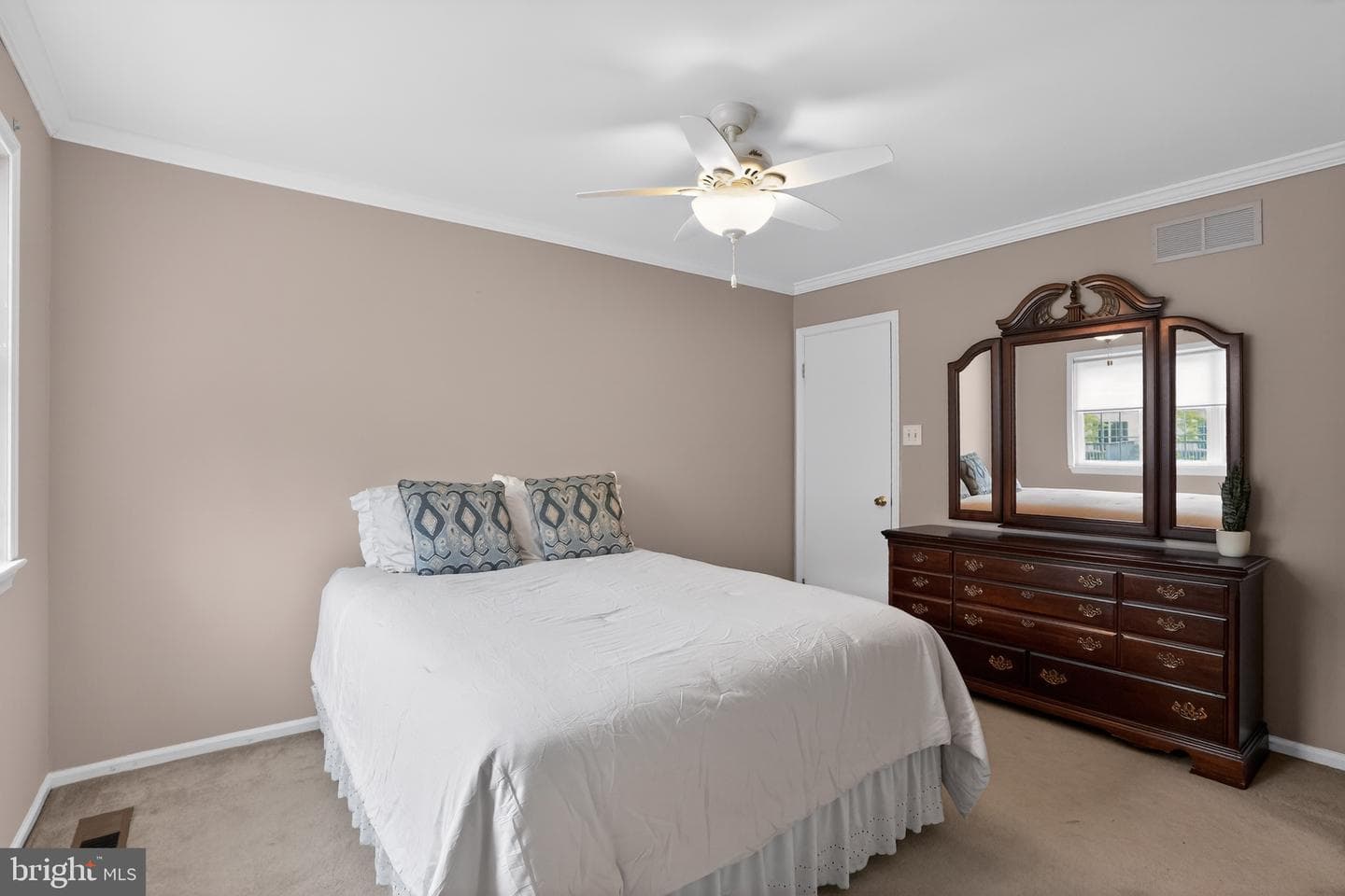 1305 Basswood Grove photo 20