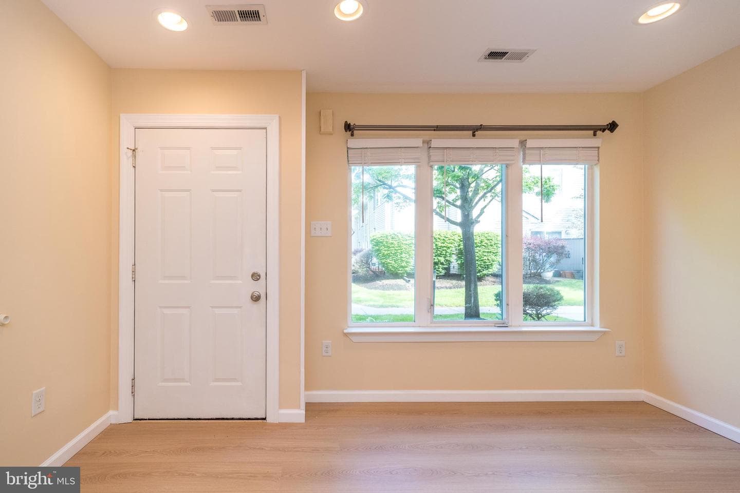2407 Noras Court #2407 photo 2