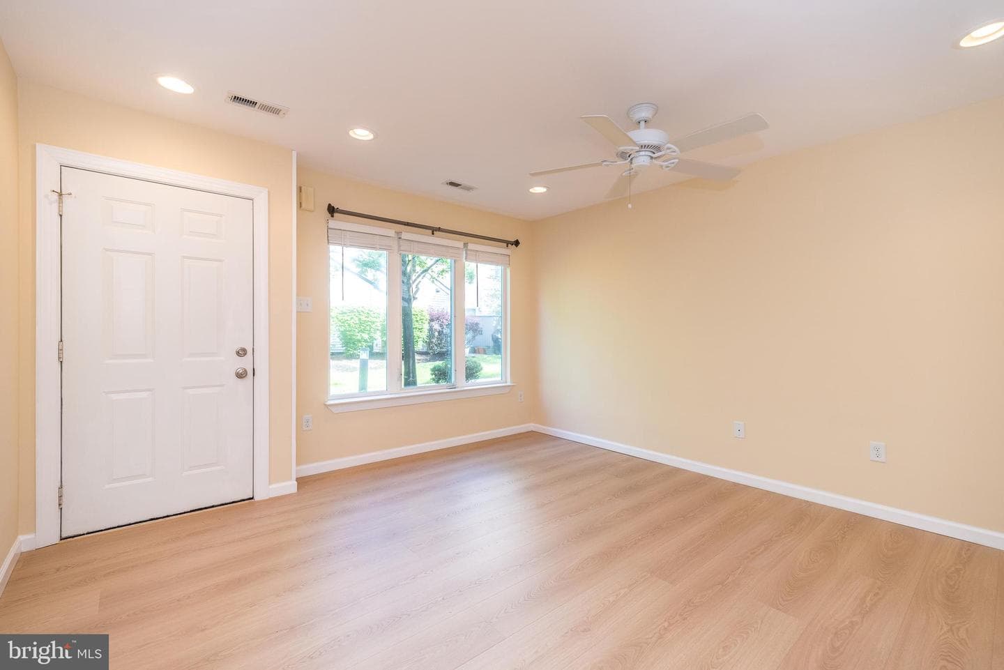 2407 Noras Court #2407 photo 3
