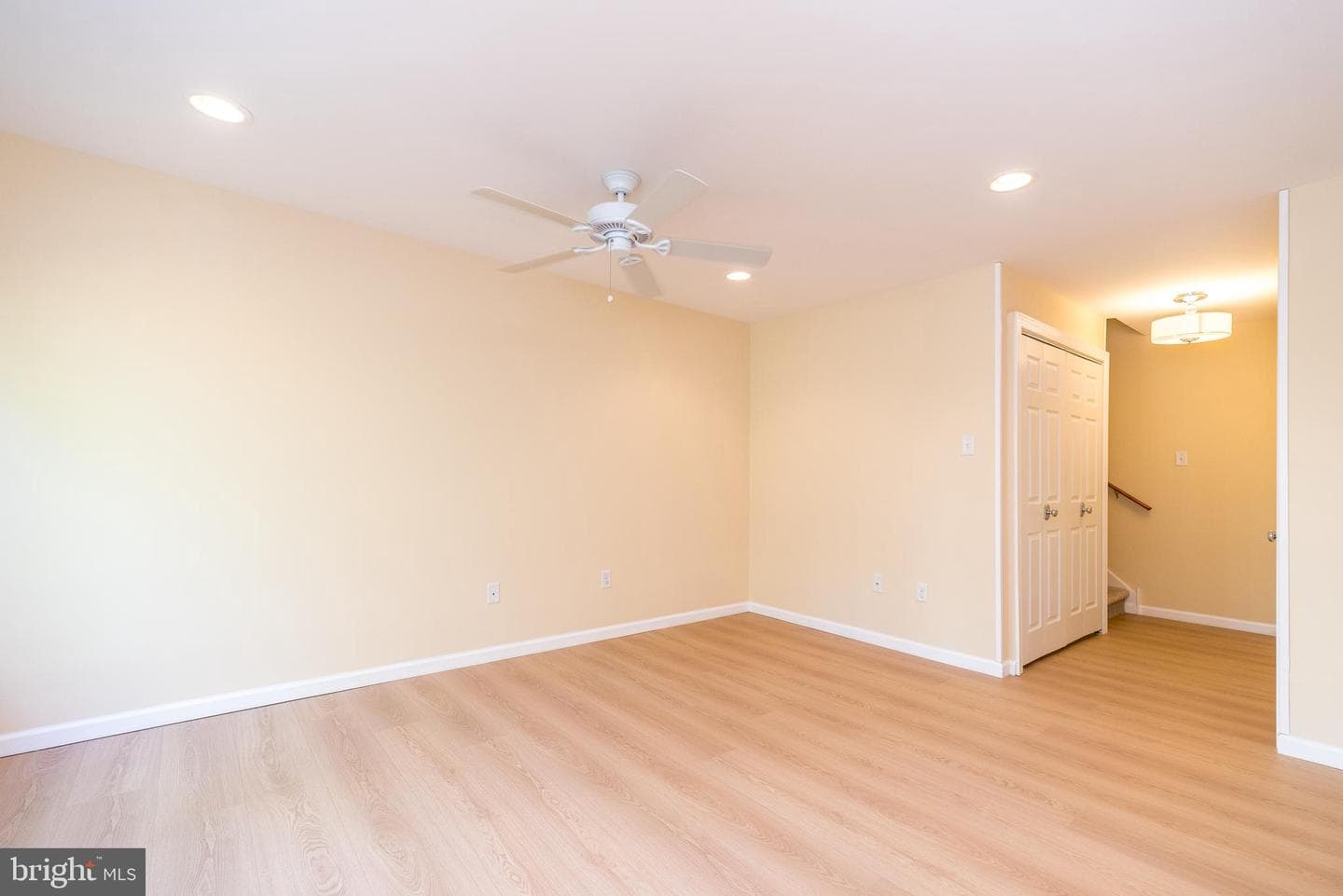 2407 Noras Court #2407 photo 4