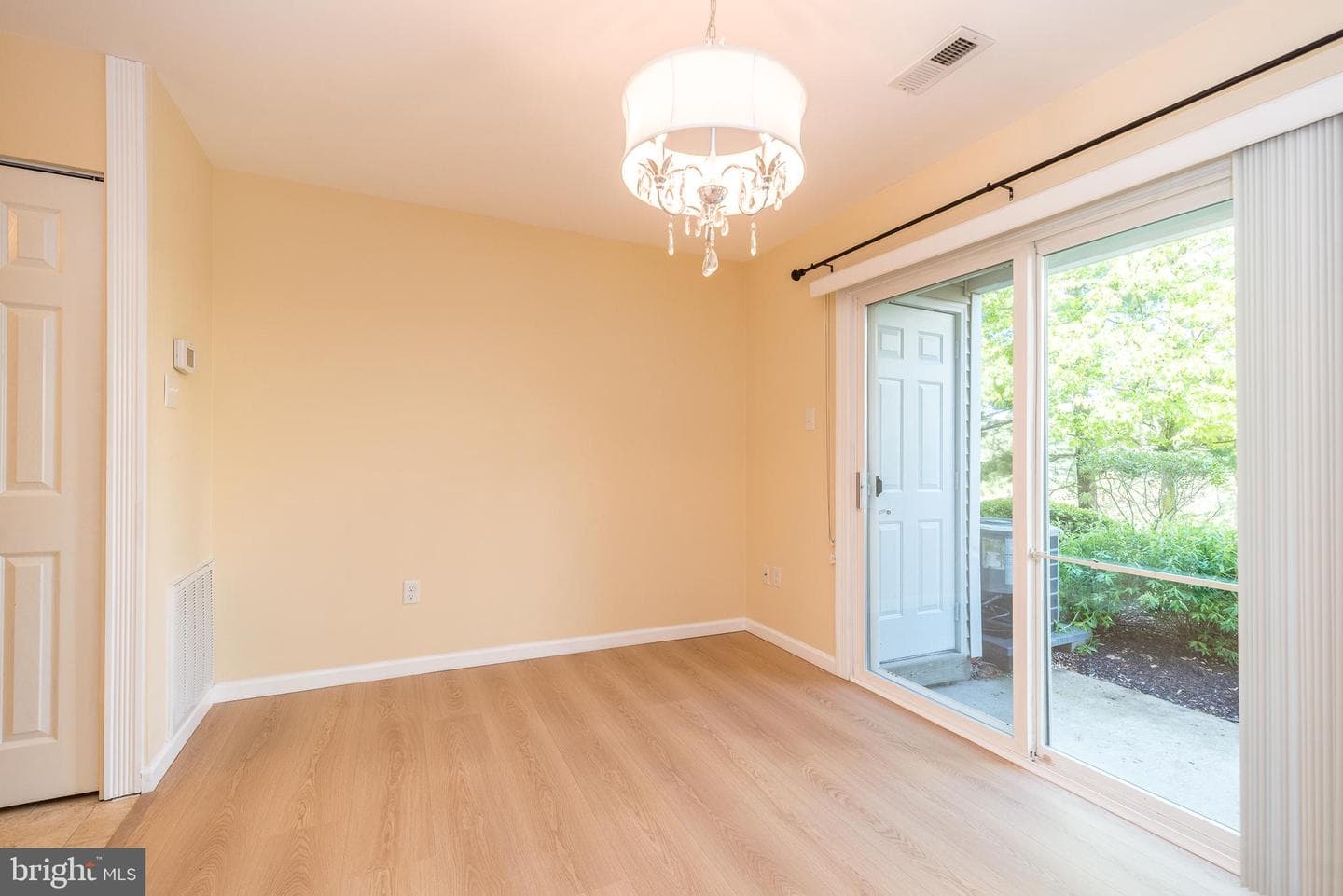 2407 Noras Court #2407 photo 6