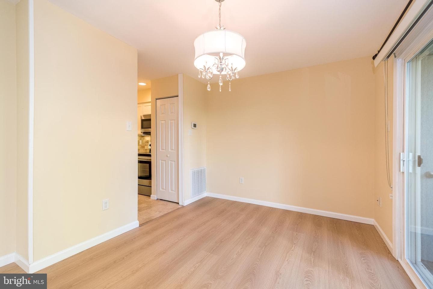 2407 Noras Court #2407 photo 7