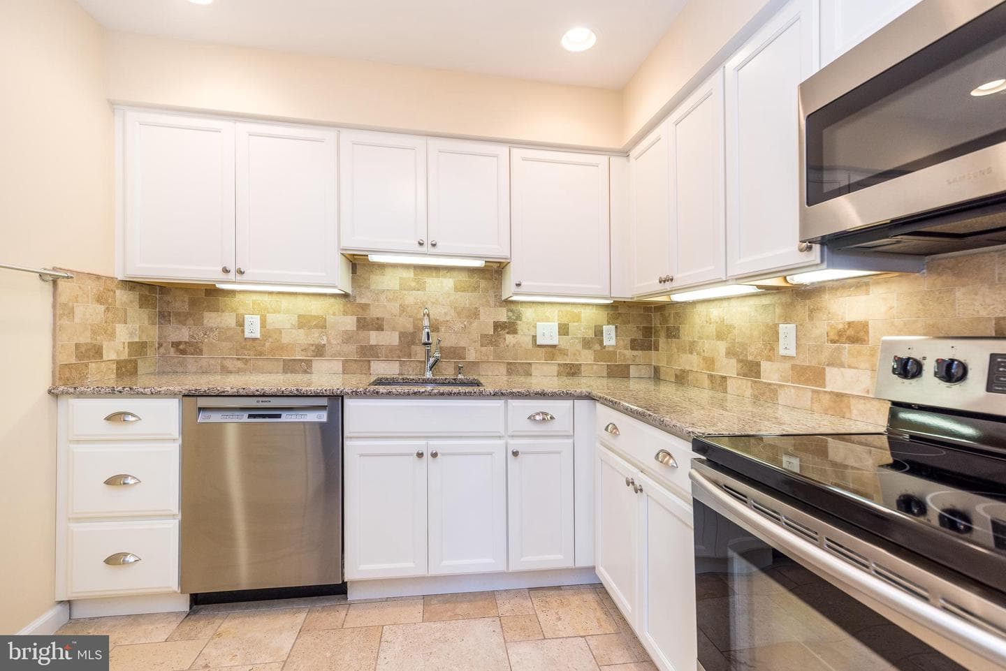 2407 Noras Court #2407 photo 8