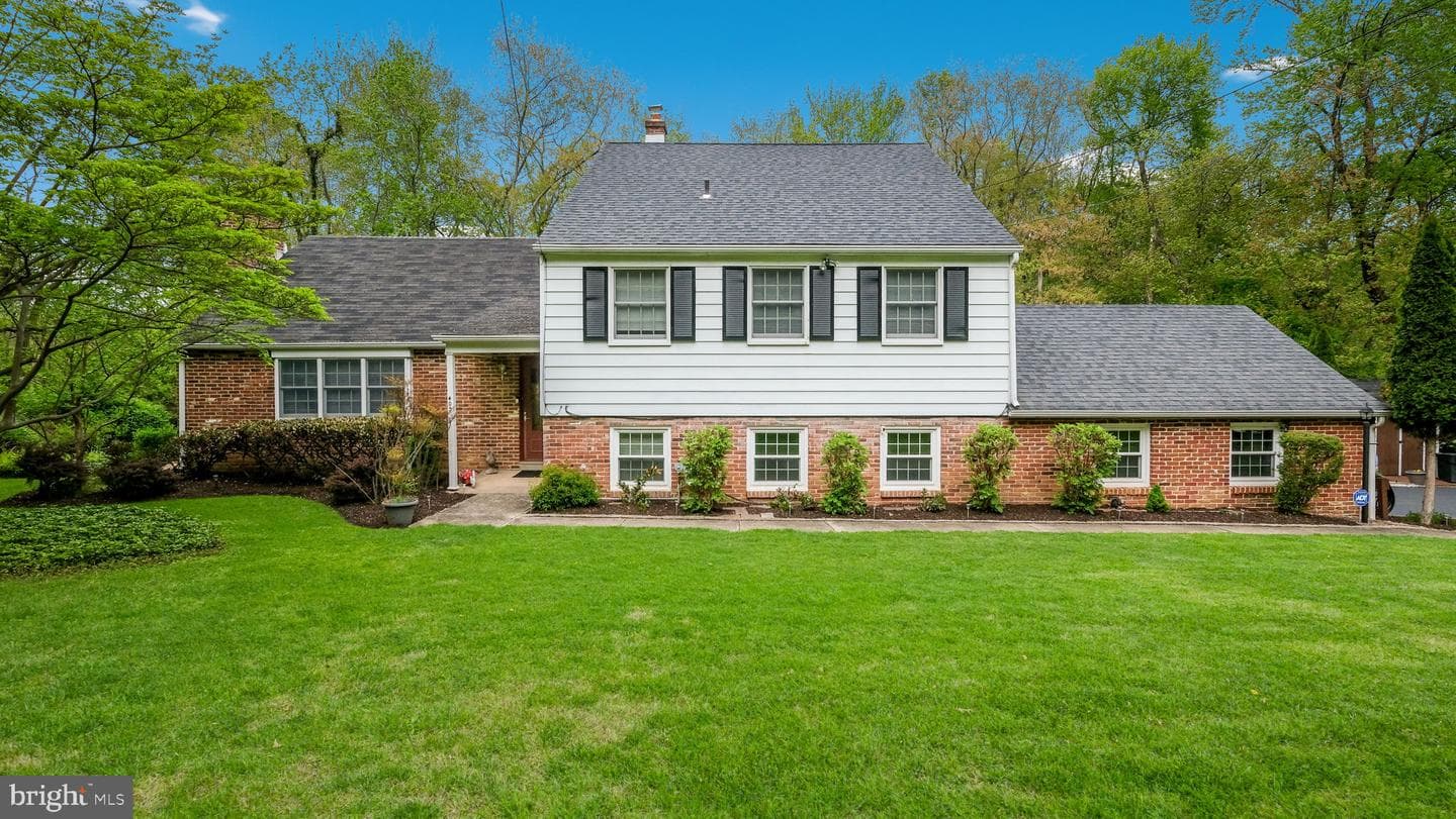 405 Toland Drive photo 2