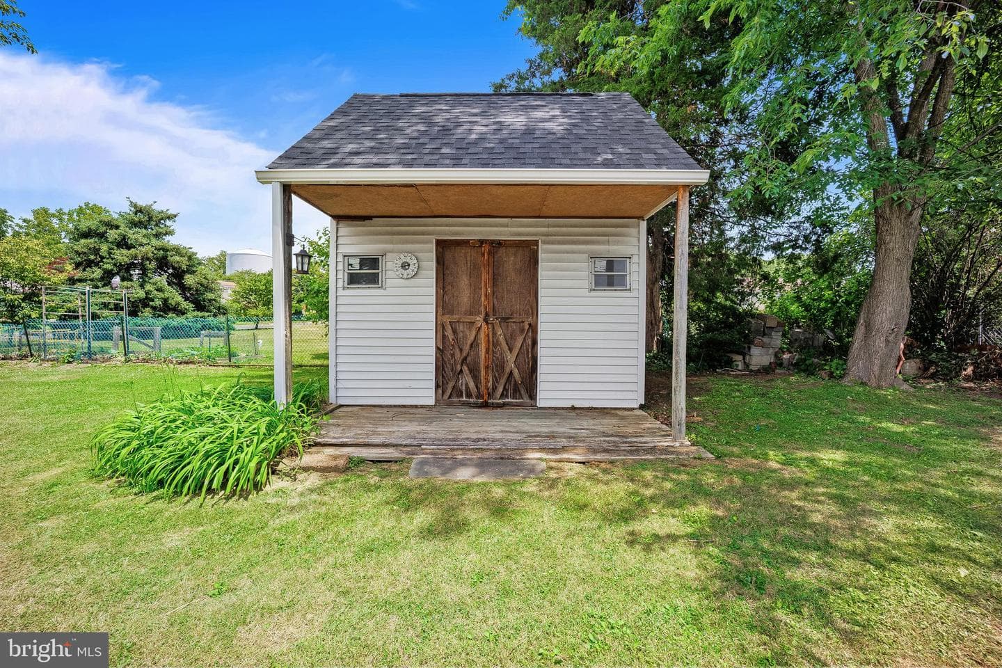 335 Tanner Avenue photo 35