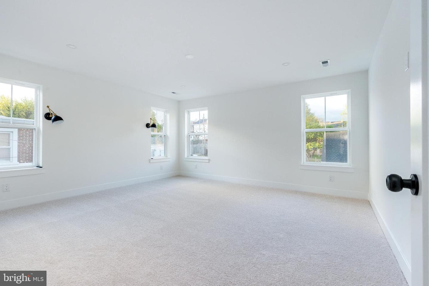 21 E Church Road photo 40