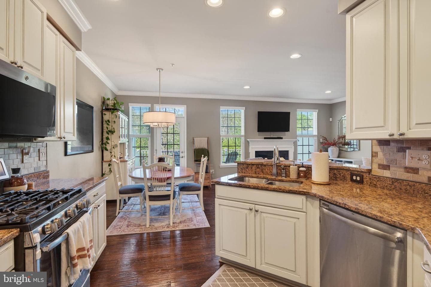 31 Hawkswell Circle photo 8