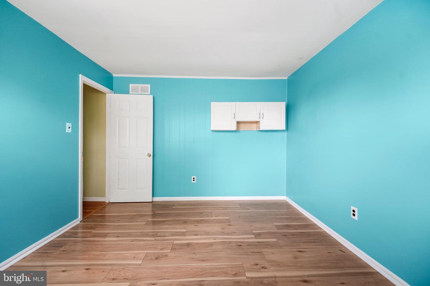 2830 Elliott Avenue photo 23