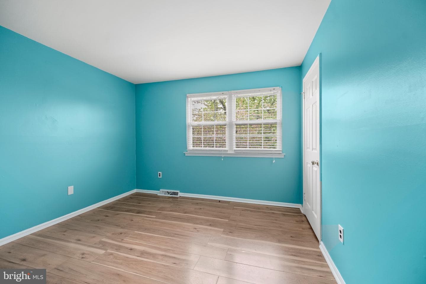 2830 Elliott Avenue photo 24