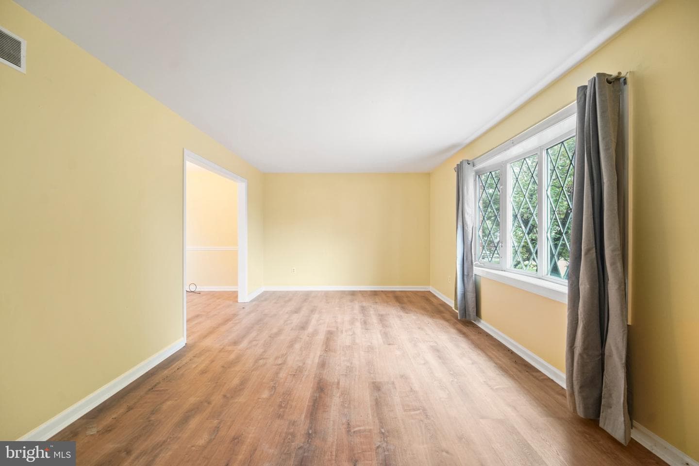2830 Elliott Avenue photo 9