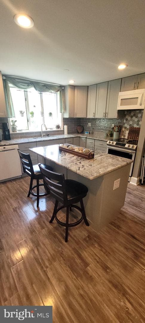206 Burnside photo 10