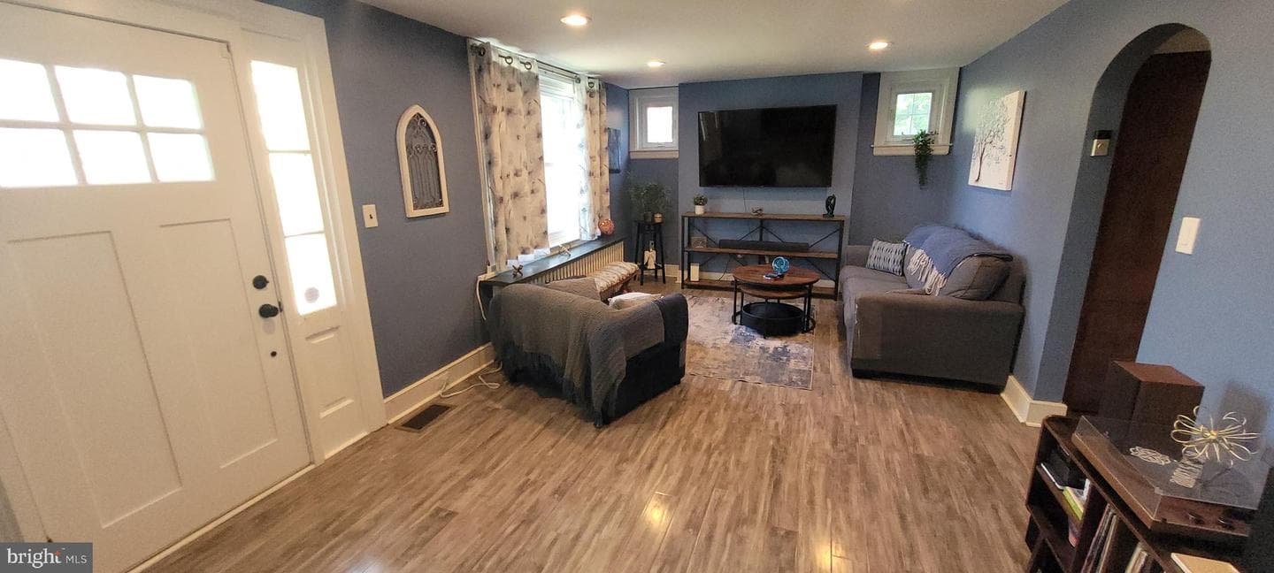206 Burnside photo 21