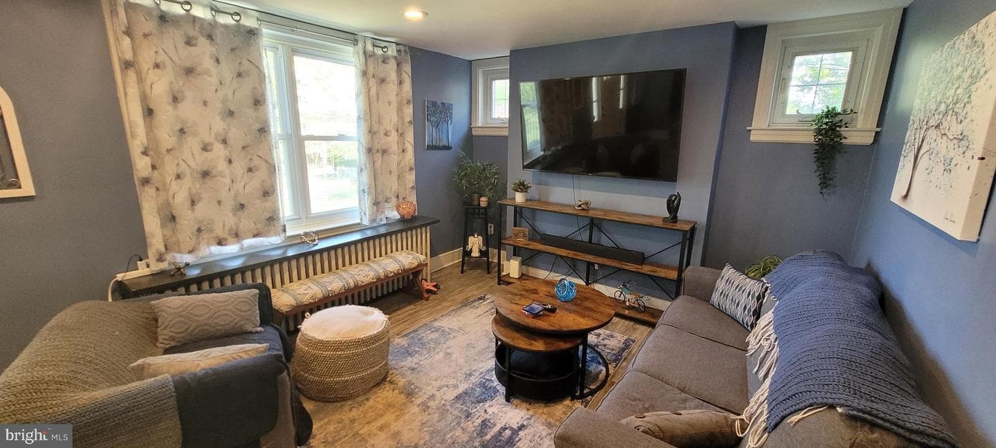 206 Burnside photo 22