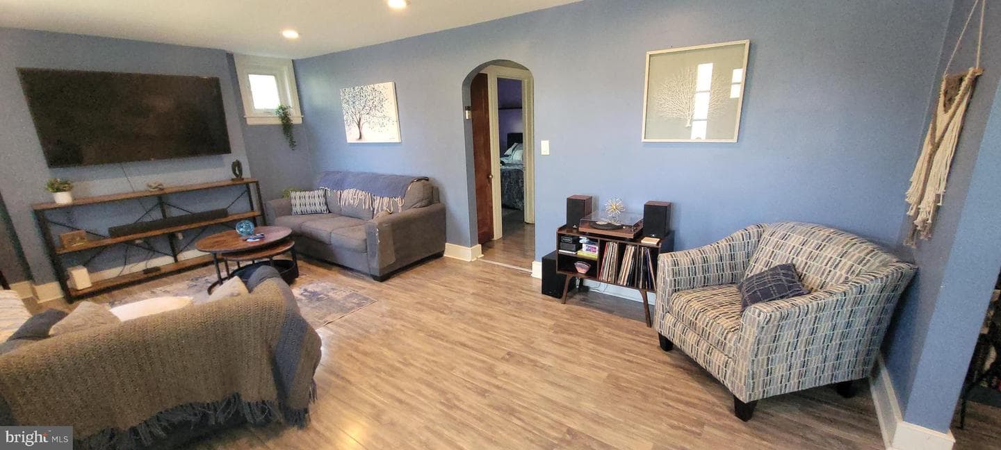 206 Burnside photo 25