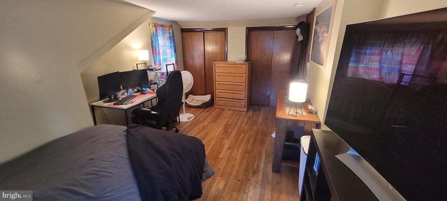 206 Burnside photo 37