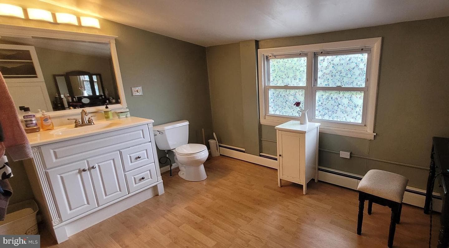 206 Burnside photo 45