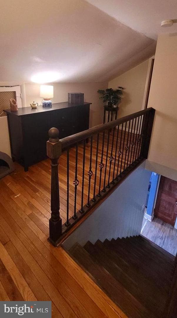 206 Burnside photo 49