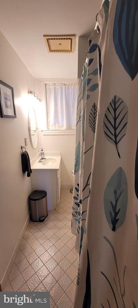 206 Burnside photo 51