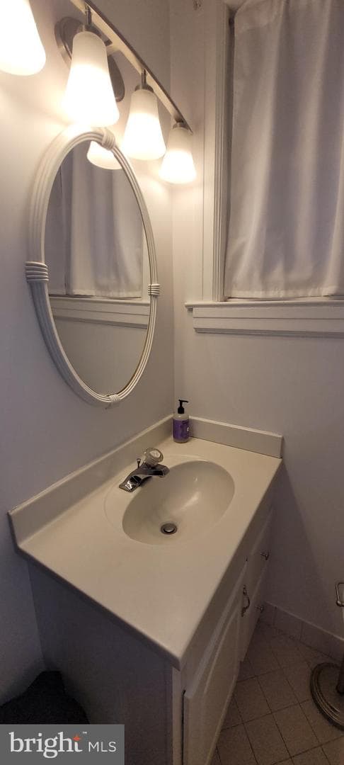 206 Burnside photo 53