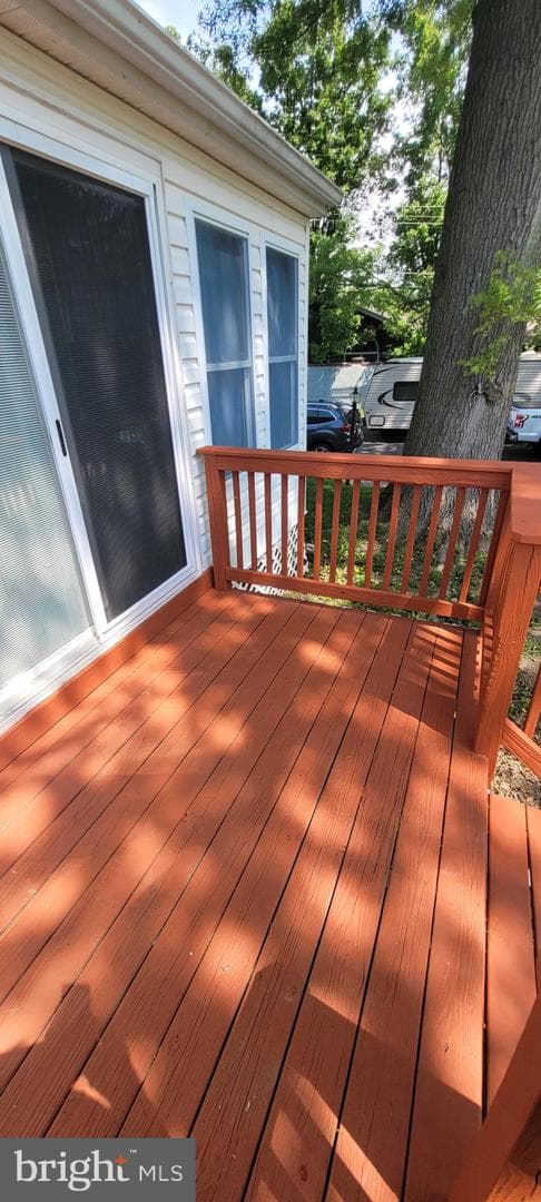 206 Burnside photo 60