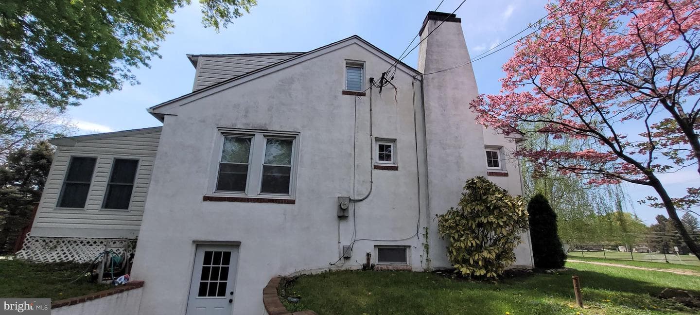206 Burnside photo 73