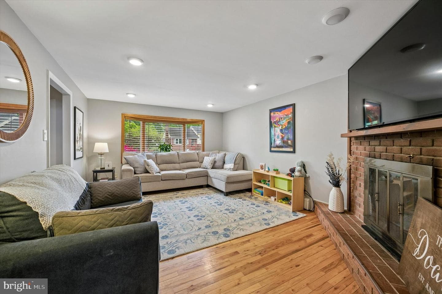 323 S 5th Street photo 7