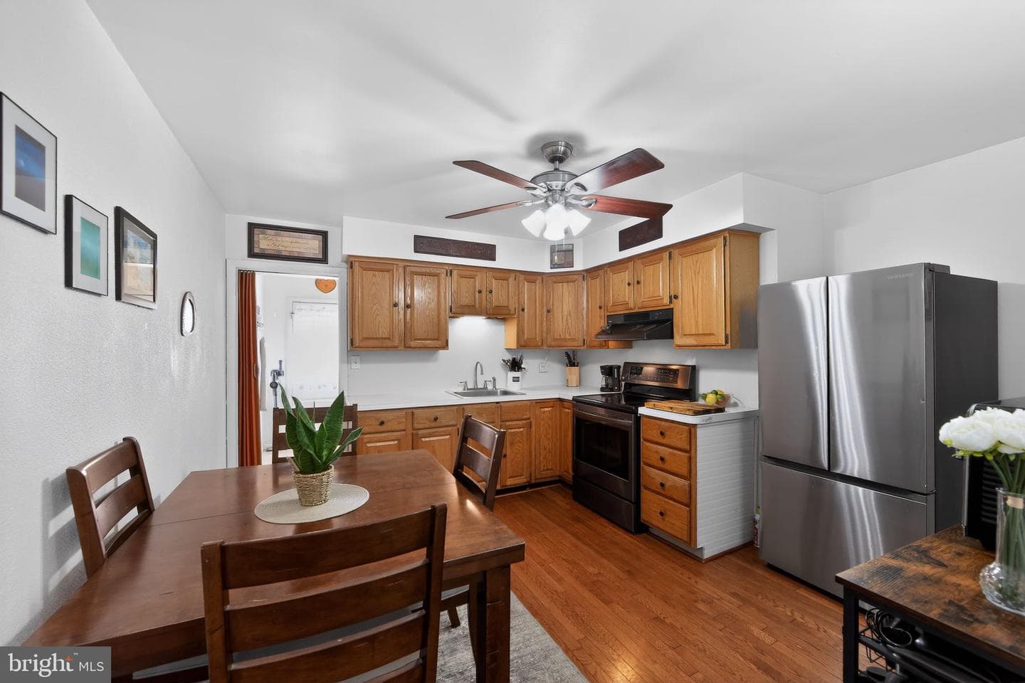 132 E 3rd Avenue photo 2