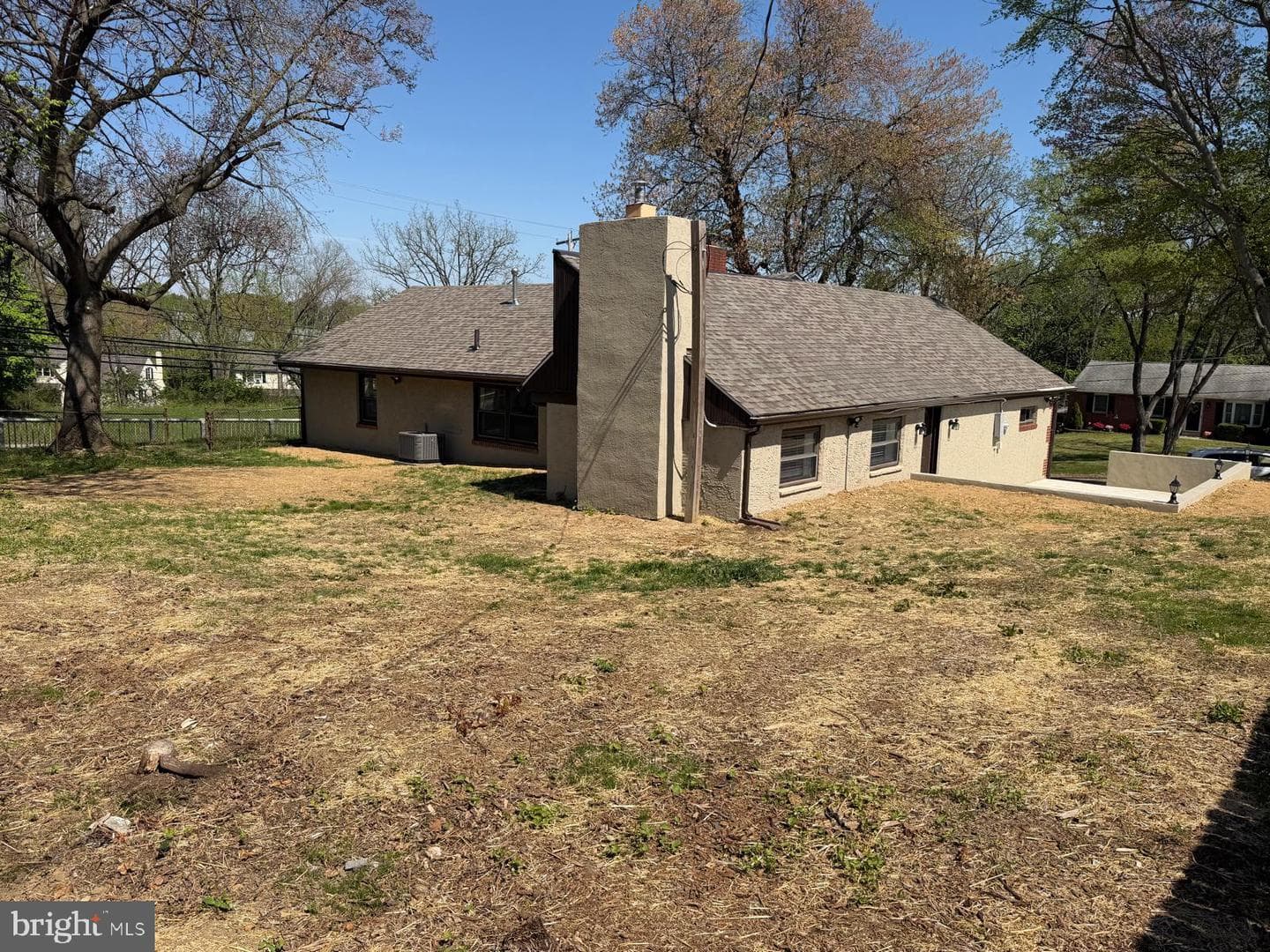 249 Hill Avenue photo 5