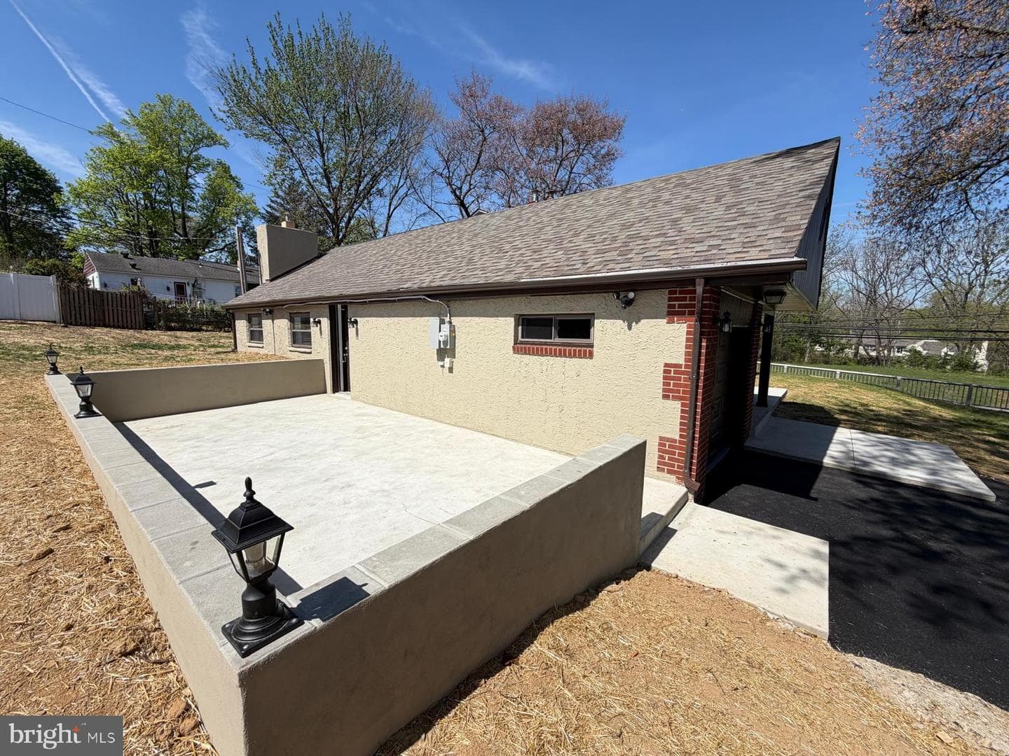 249 Hill Avenue photo 6