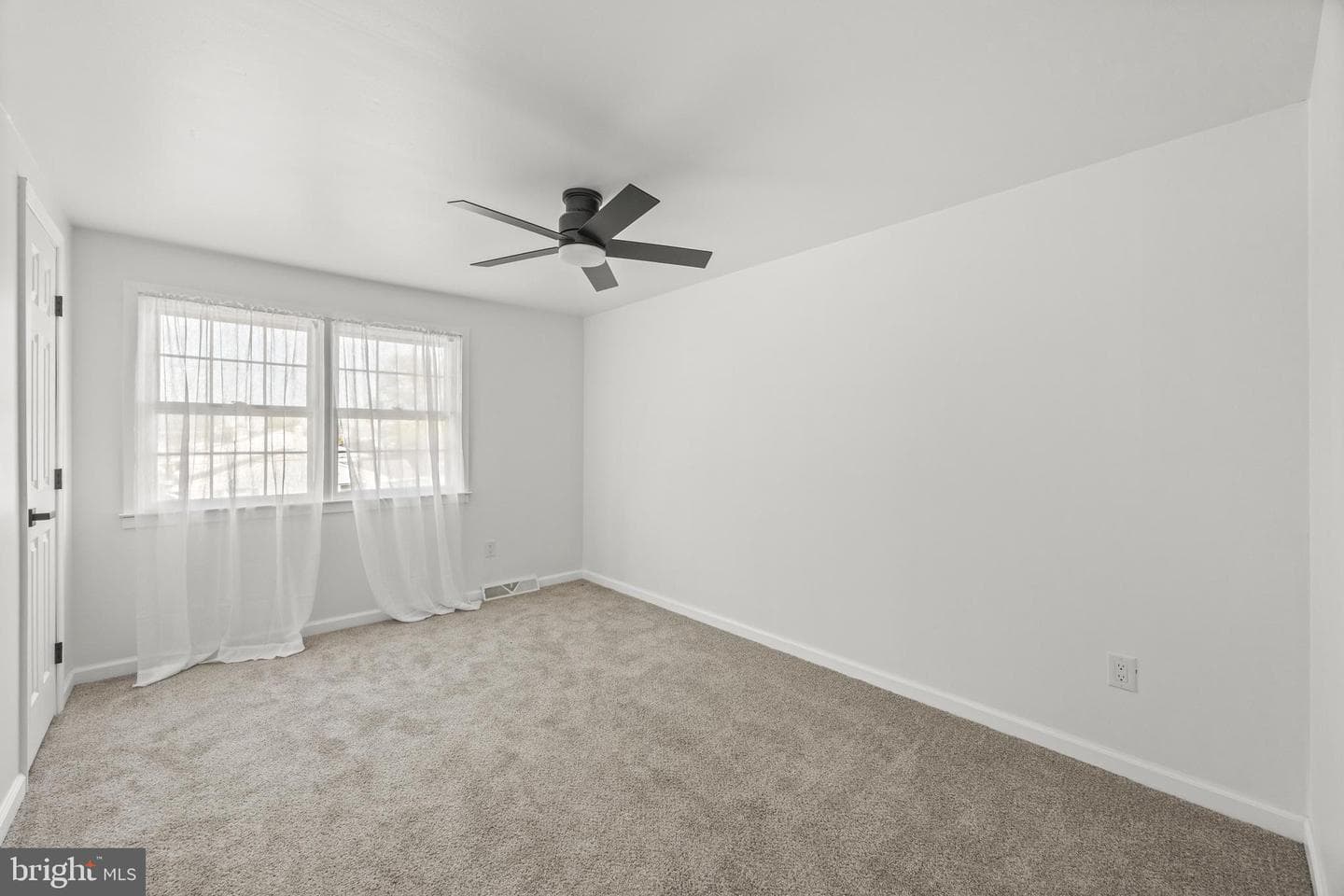 323 Edgewood Avenue photo 22