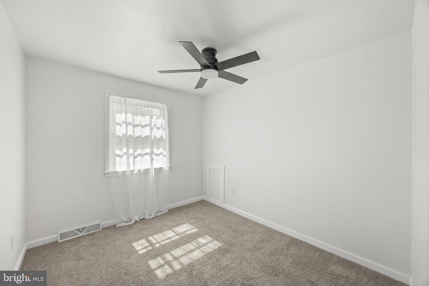 323 Edgewood Avenue photo 23