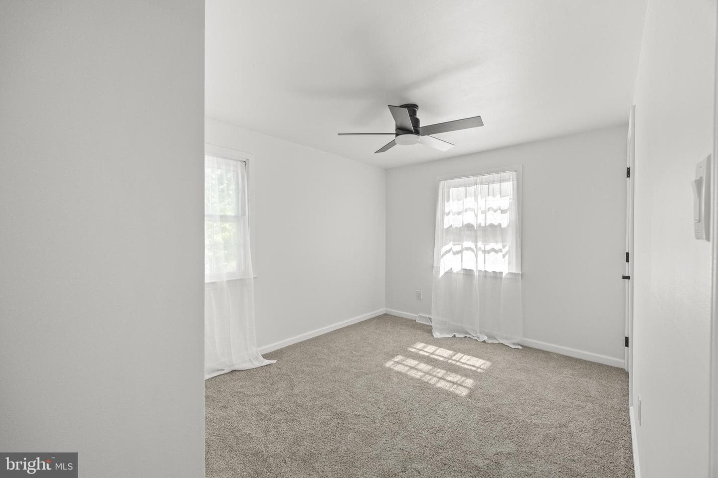 323 Edgewood Avenue photo 25