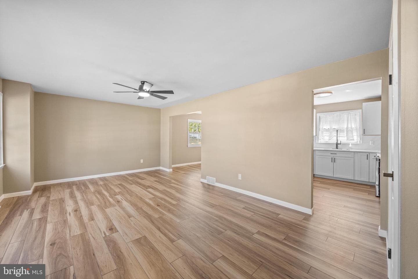 323 Edgewood Avenue photo 9